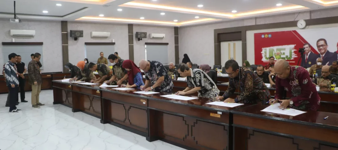 Penandatanganan Perjanjian Kinerja_UNEJ
