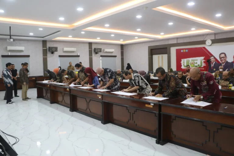 Penandatanganan Perjanjian Kinerja_UNEJ