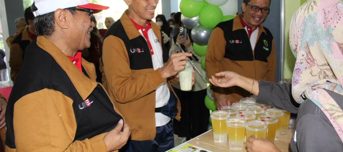 Cafe-Jamu-Farmasi_UNEJ