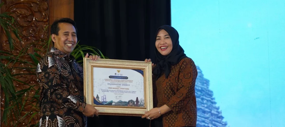 peringkat pertama kinerja blu