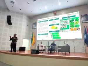 Petani Muda Langka, Begini Mahasiswa UNEJ Mengatasinya