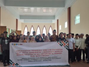 Tim Kolaborasi Fakultas Teknik dan FKIP UNEJ Serahkan Mini Lab Ekosistem Laut untuk MA Unggulan Al-Anwari